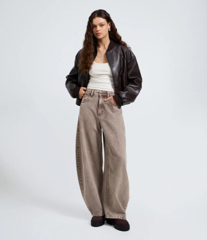 Calça Barrel em Jeans Cationizado com Cintura Alta